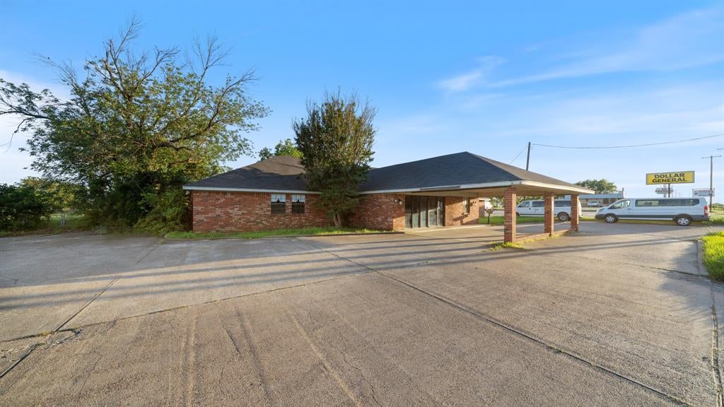 1409 W South Commerce Street — photo