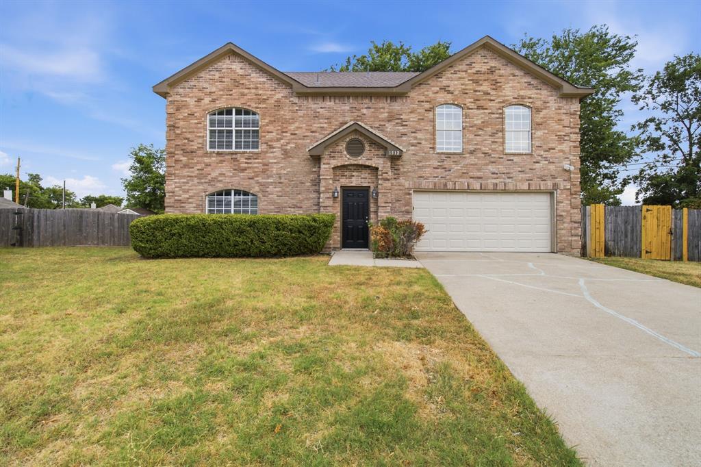 1512 Yellowbird Court — photo
