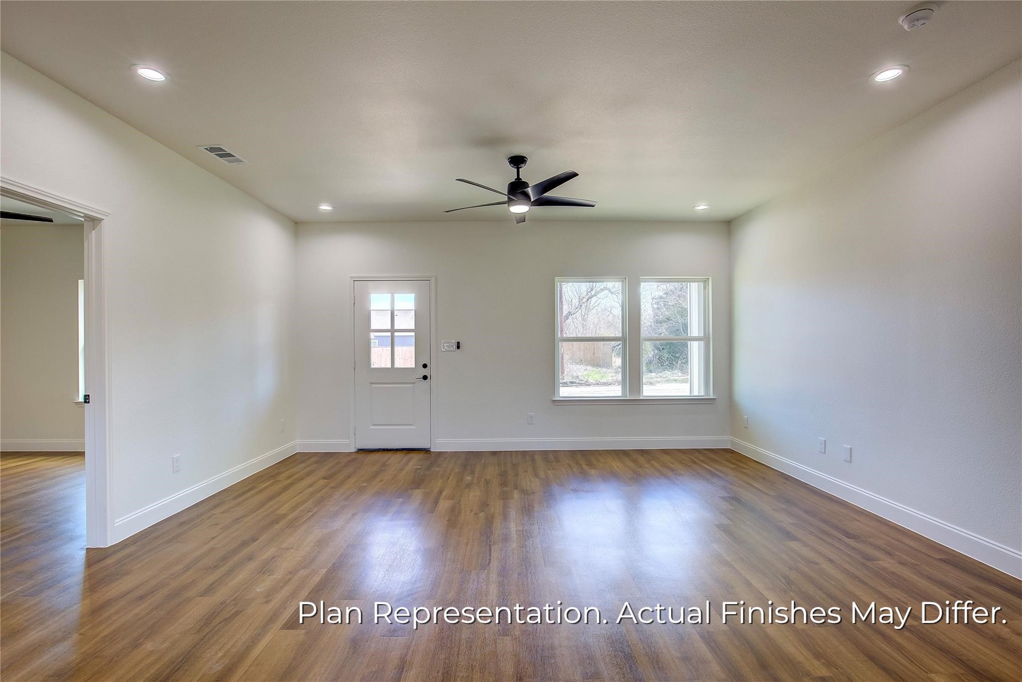 205 E Laura Avenue, Quinlan, TX 75474 — photo 2
