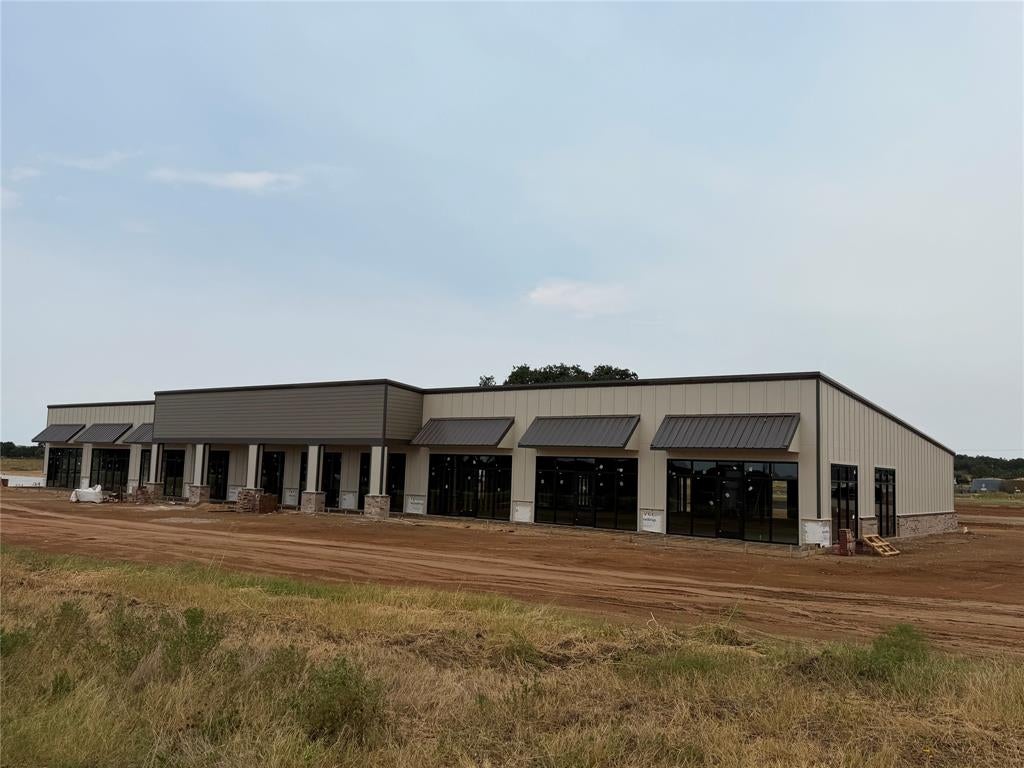 1001 Building 1 Industrial Court 207 — photo