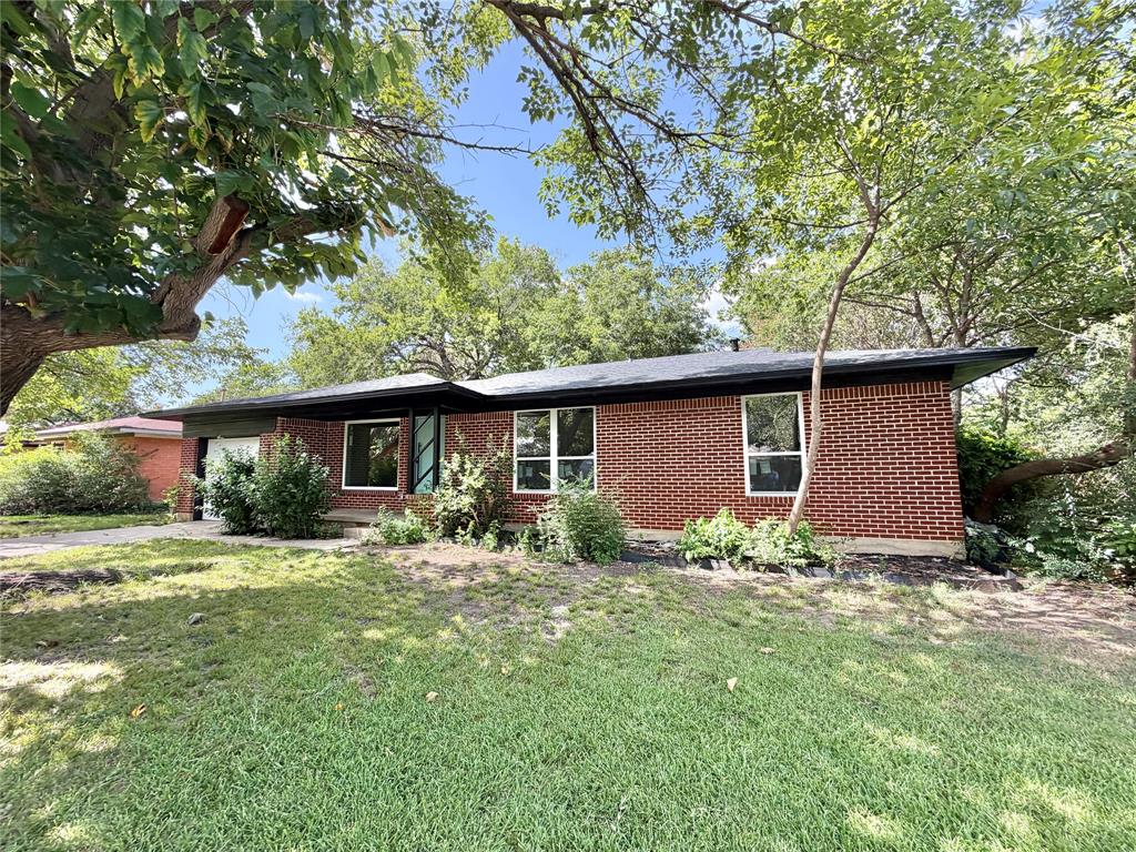1812 Carlton Street — photo