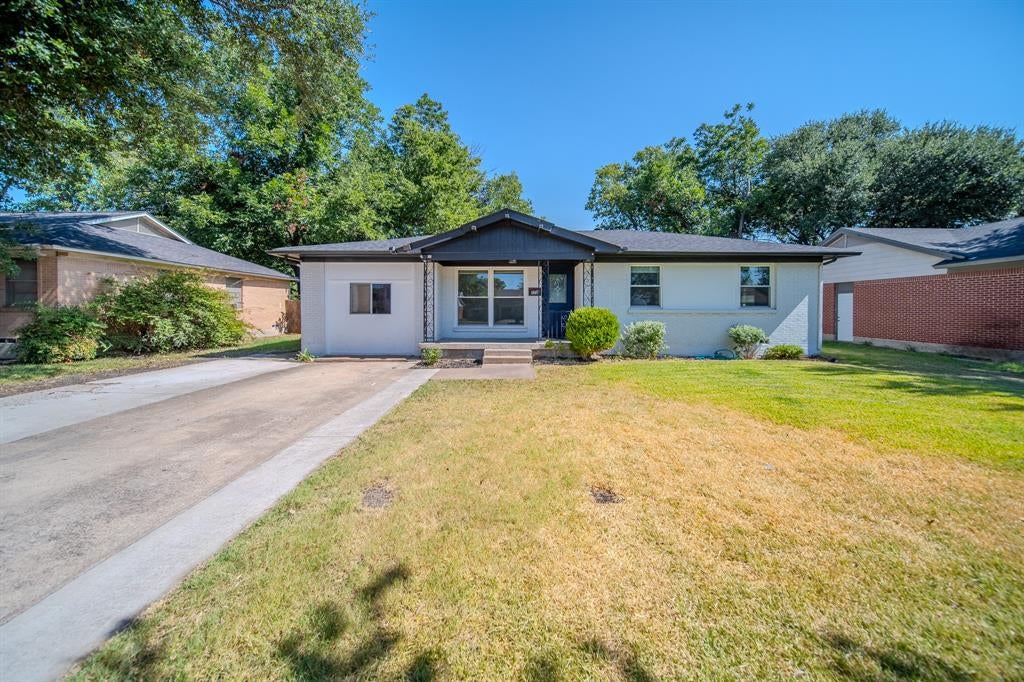 2901 Maple Drive — photo
