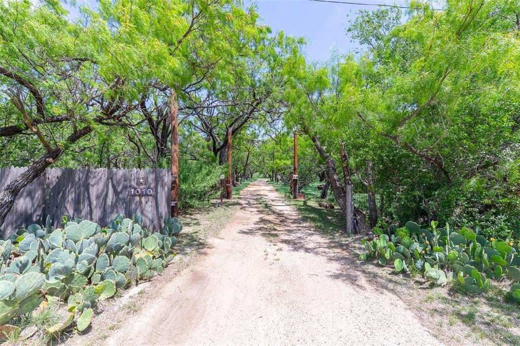 1010 Mesquite Lane — photo