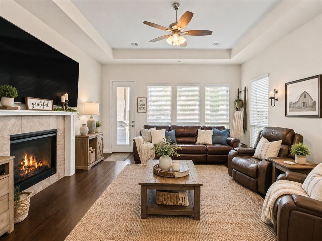 12505 Amesbury Way — photo