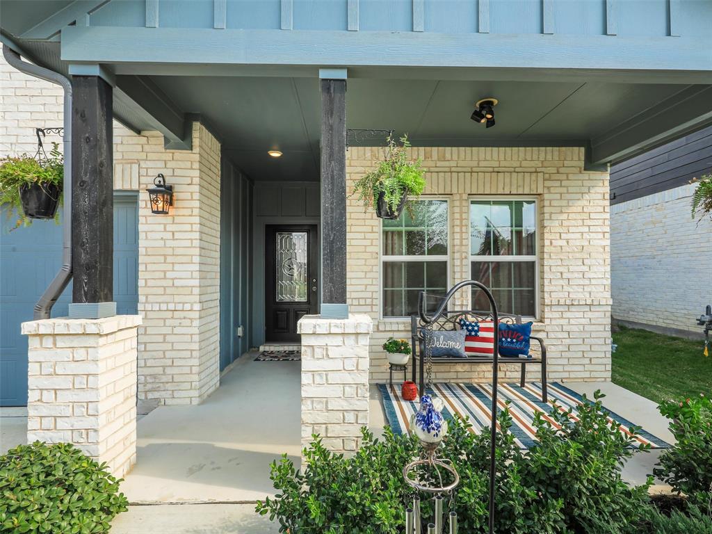 3921 Bluestem Boulevard — photo