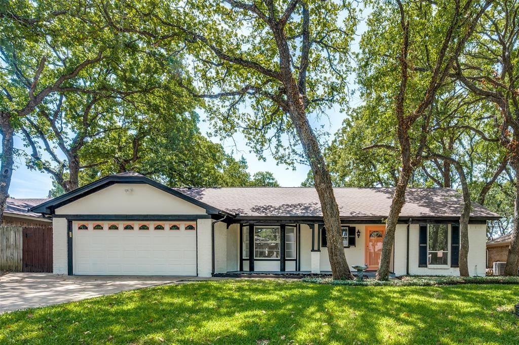 2112 Dartmouth Drive — photo