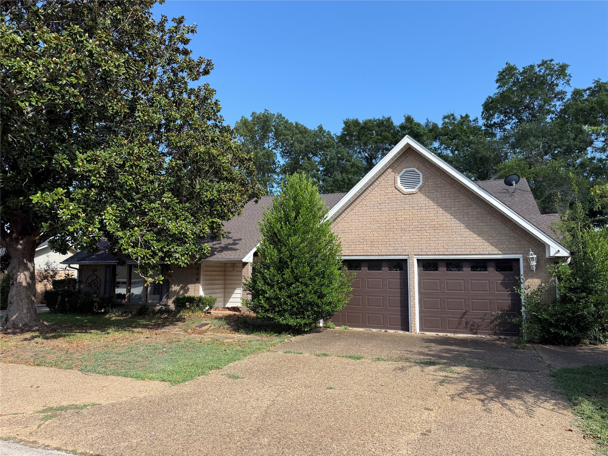 249 N Bay Drive — photo