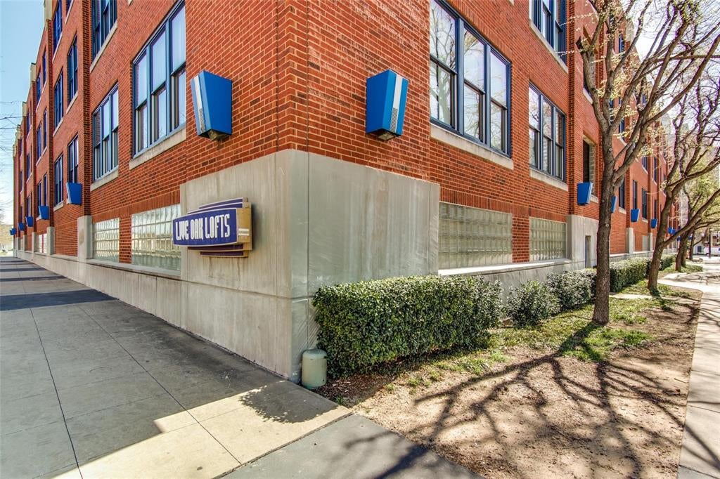 2502 Live Oak Street 322 — photo