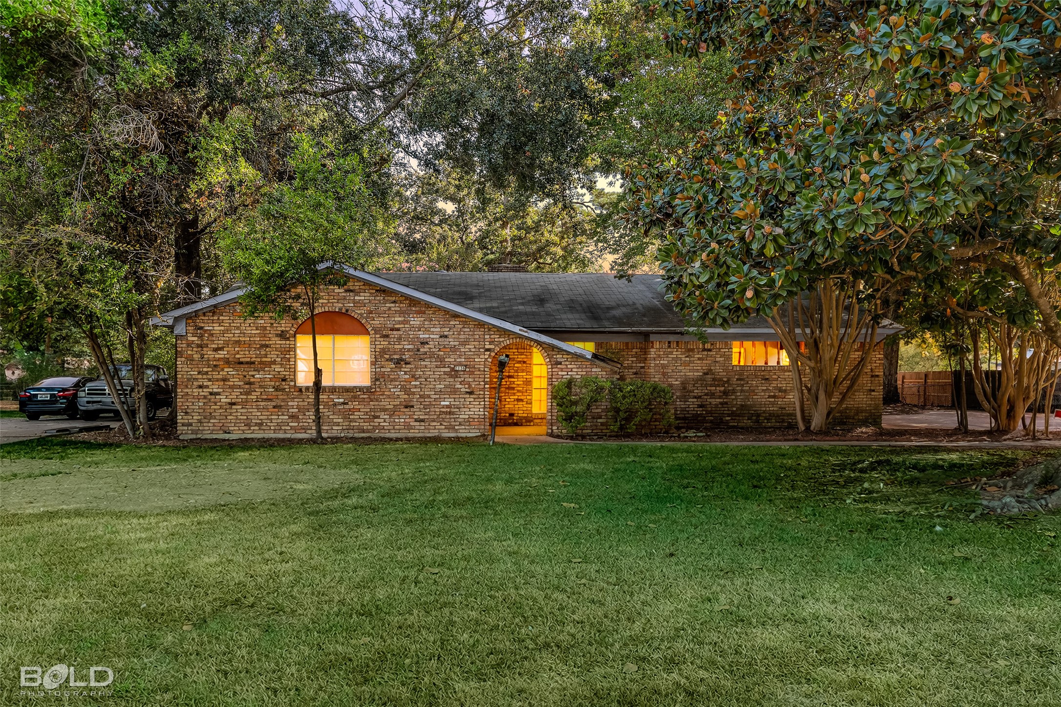2136 Crabapple Drive — photo
