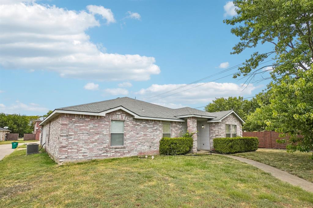 659 Pondview Drive — photo