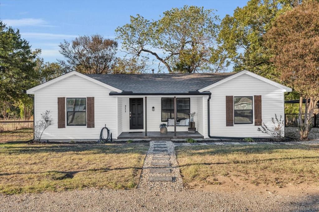 211 W Stegall Drive — photo