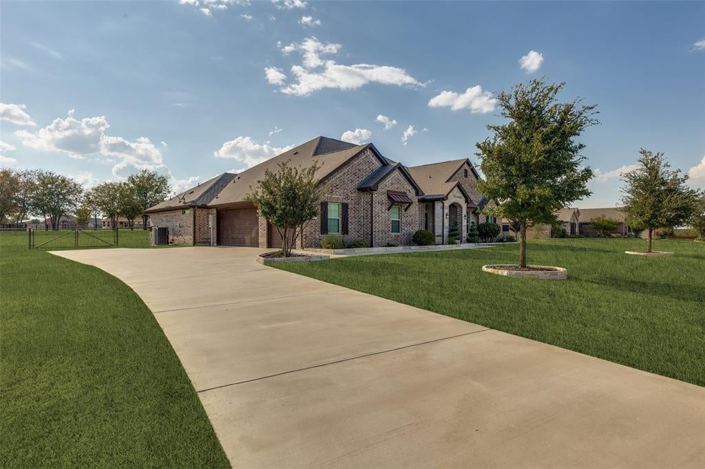 110 high ridge ct, DECATUR TX 76234 — photo 2