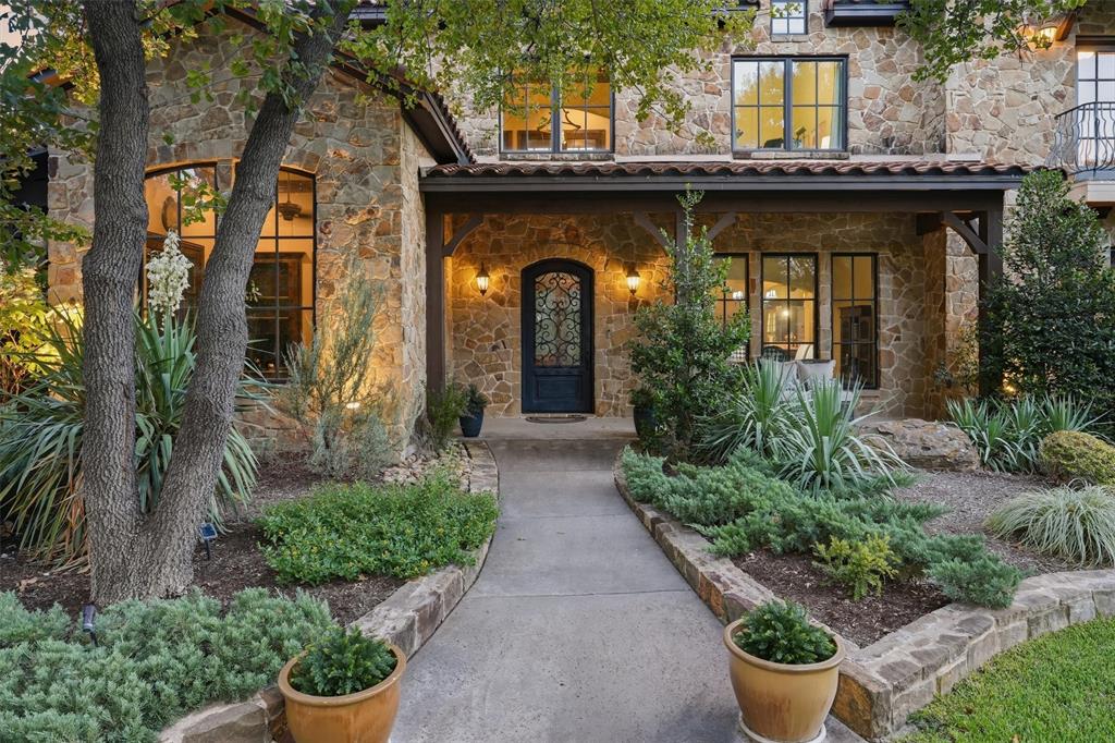 1501 Oaklawn Court — photo