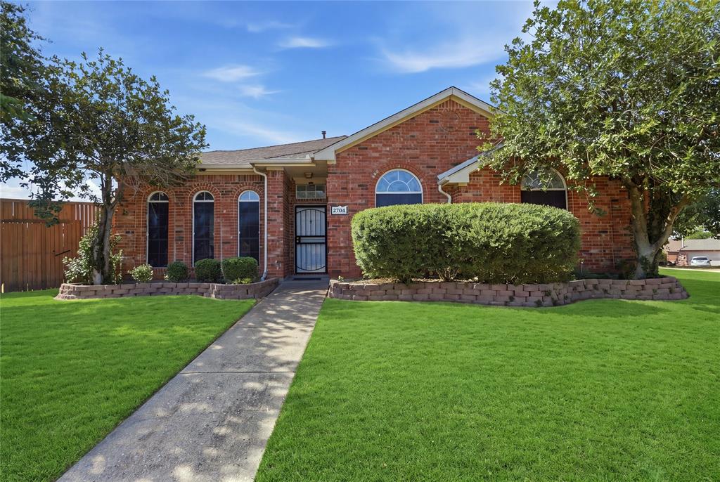 2704 Oak Creek — photo