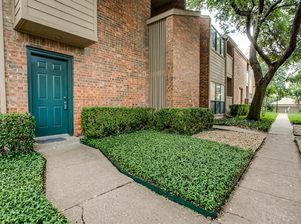 9254 Forest Lane 505 — photo
