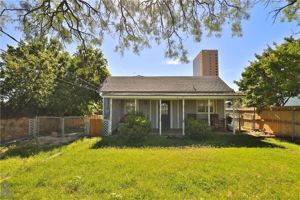 418 Elm Street — photo