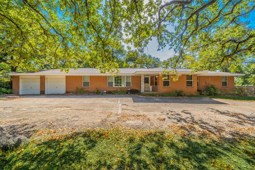 2314 Ingleside Drive — photo
