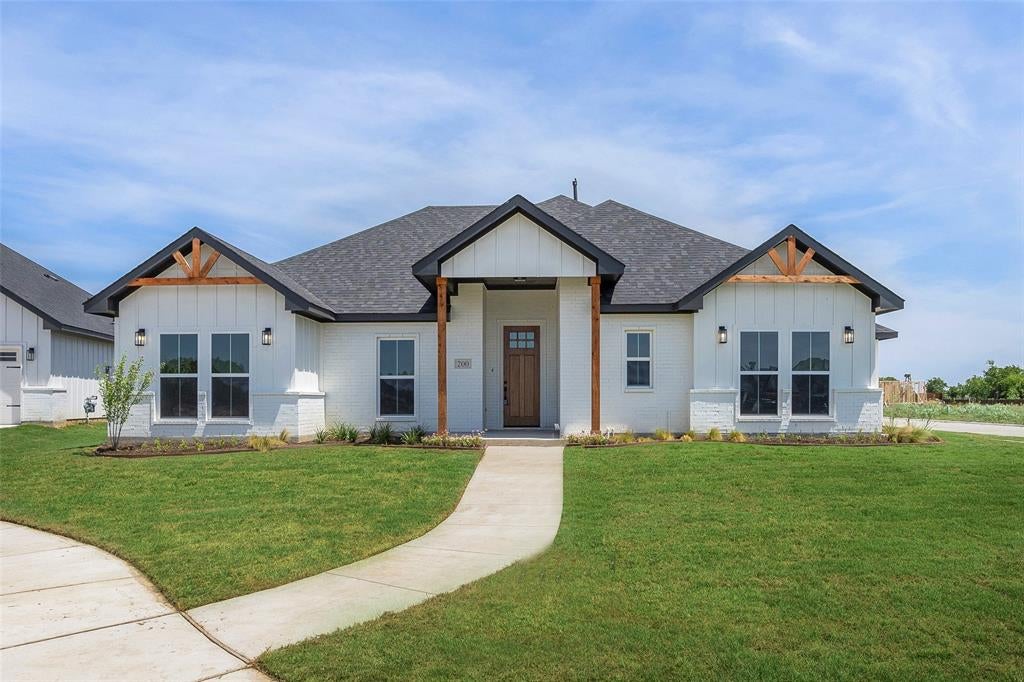 200 Cliff Court — photo