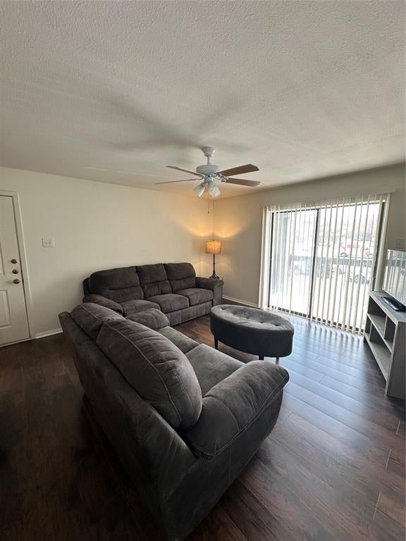 218 N Texas Boulevard 201 — photo