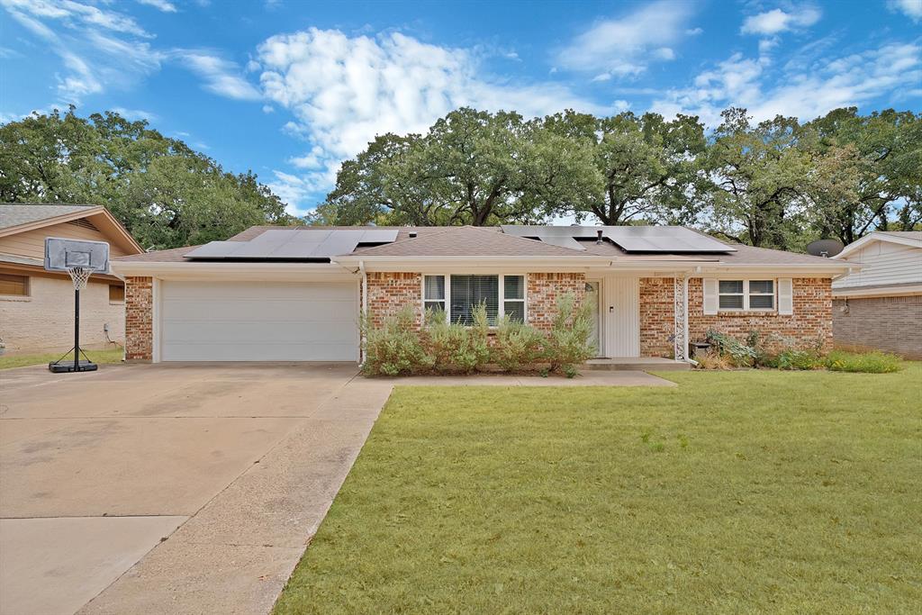 905 Oakwood Drive — photo