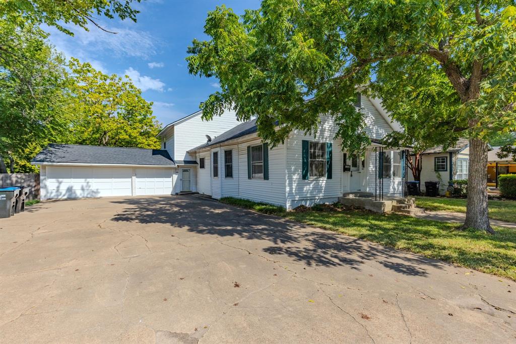 3821 Pine Street — photo