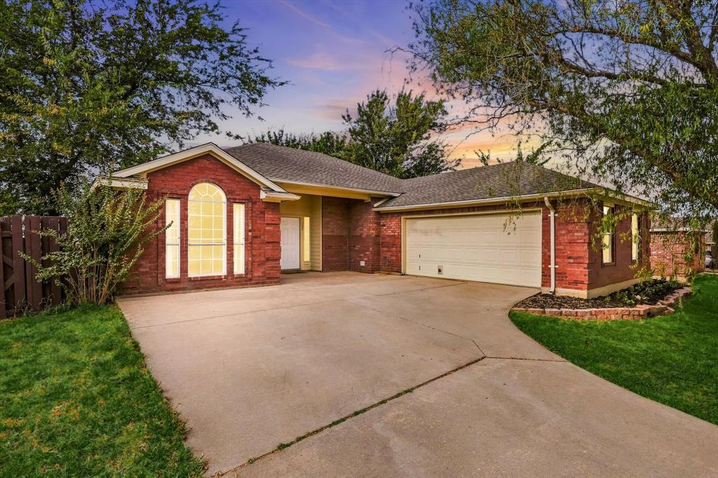 208 Cory Court — photo