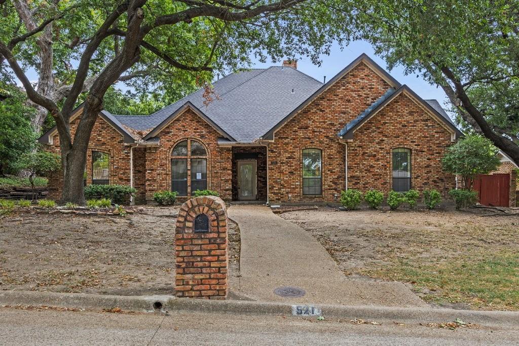 521 Shoreview Drive — photo