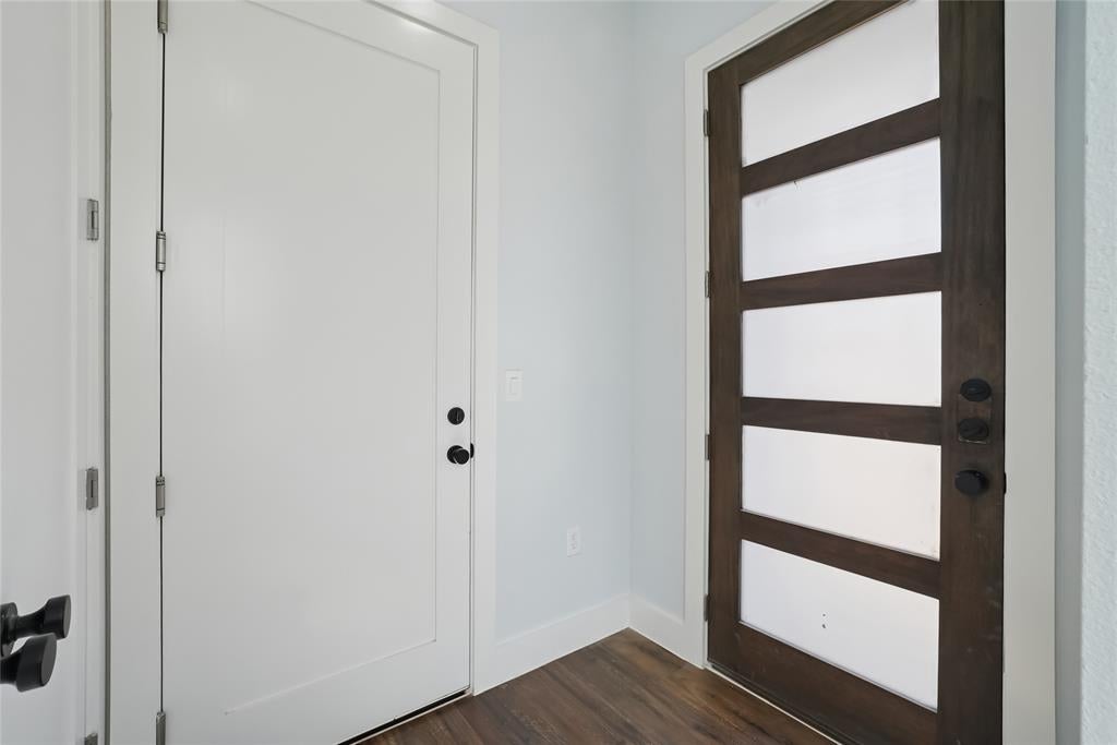 341 Bryan, Denton, TX 76201 — photo 3