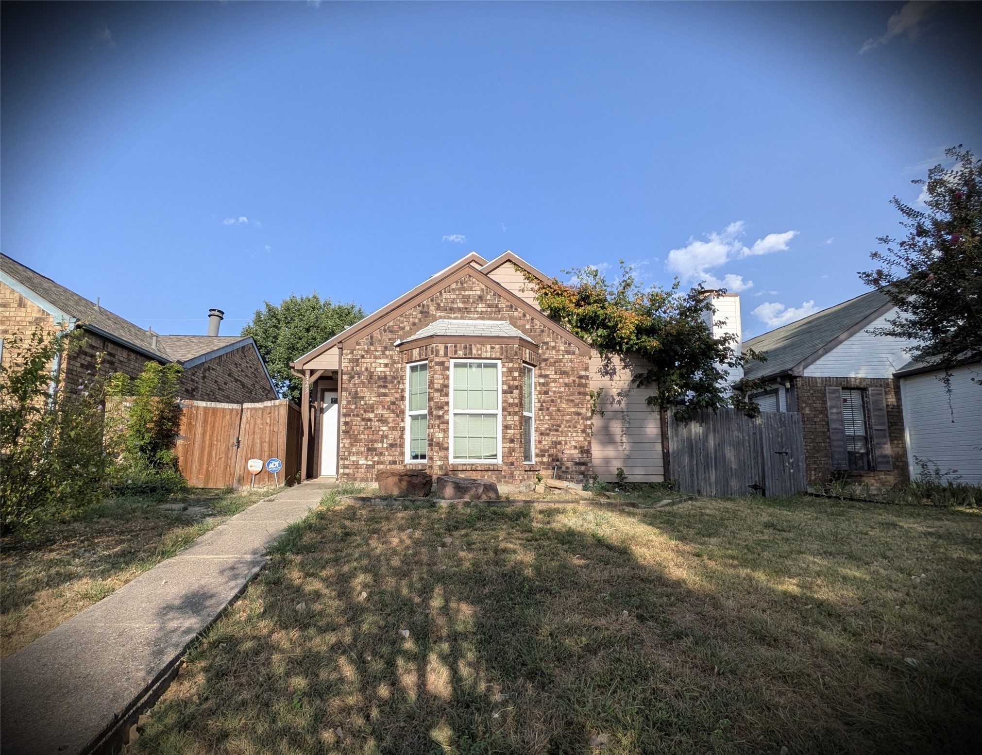 323 Teakwood Lane — photo