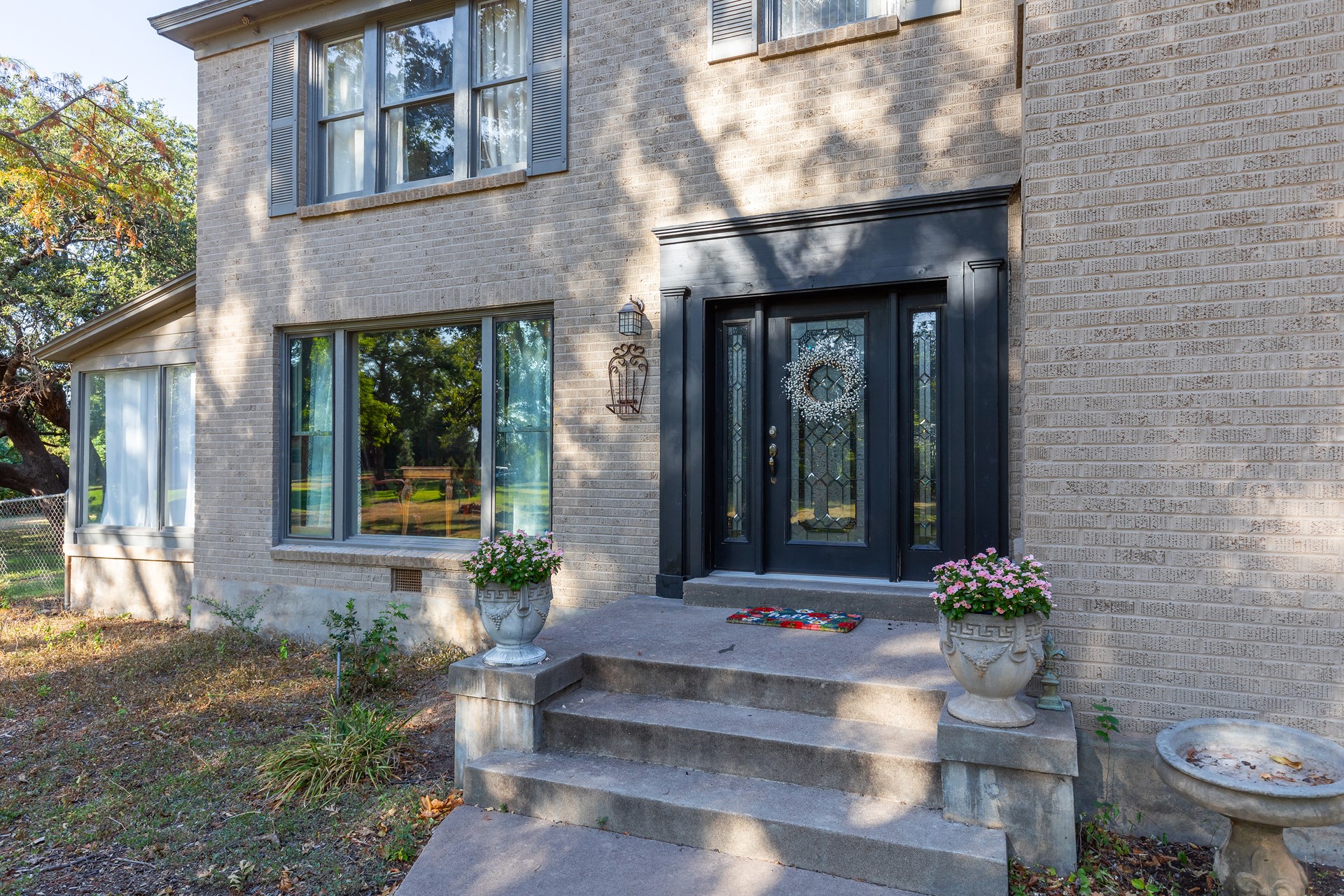 1102 Oldham Lane — photo