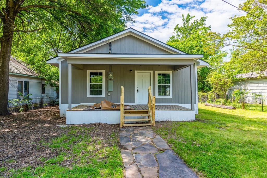 1457 W Austin Street — photo