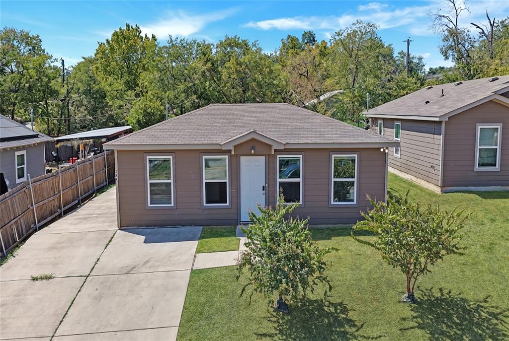 1216 E Powell Avenue — photo