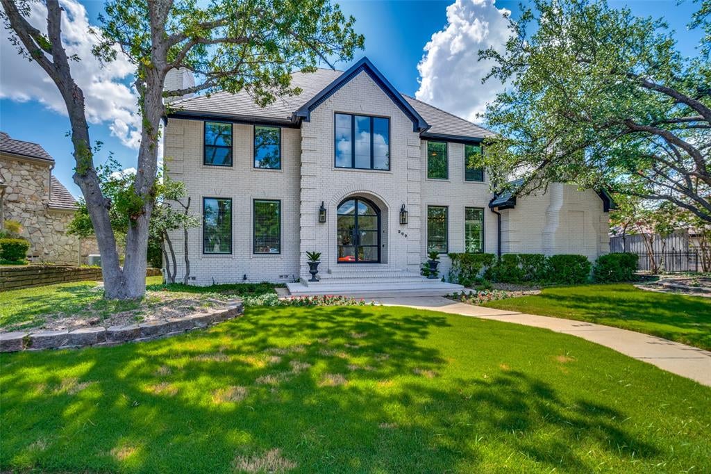 200 Krohn Court — photo