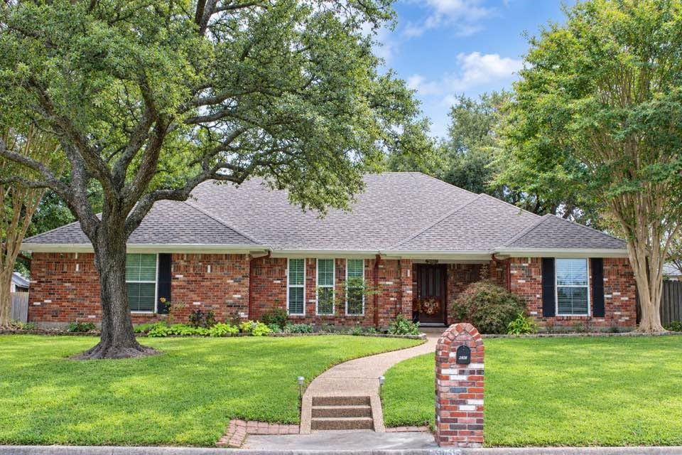 903 Canyon Drive — photo