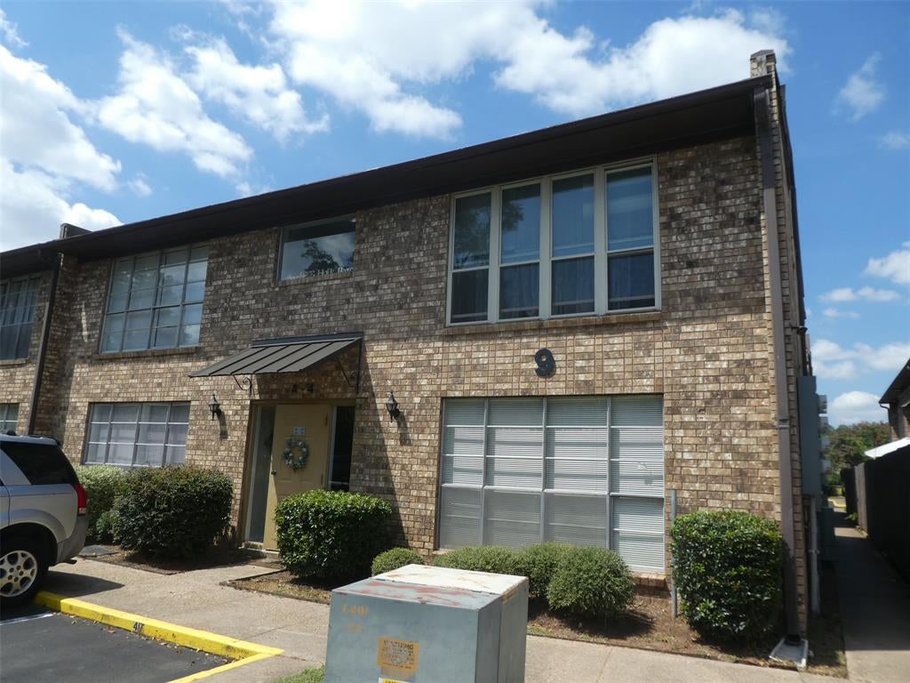 1820 E Kings Highway 245 — photo
