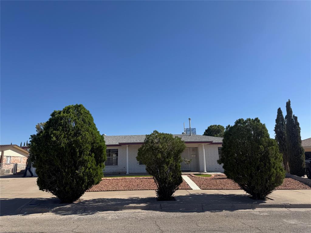 10604 Lakewood Avenue — photo