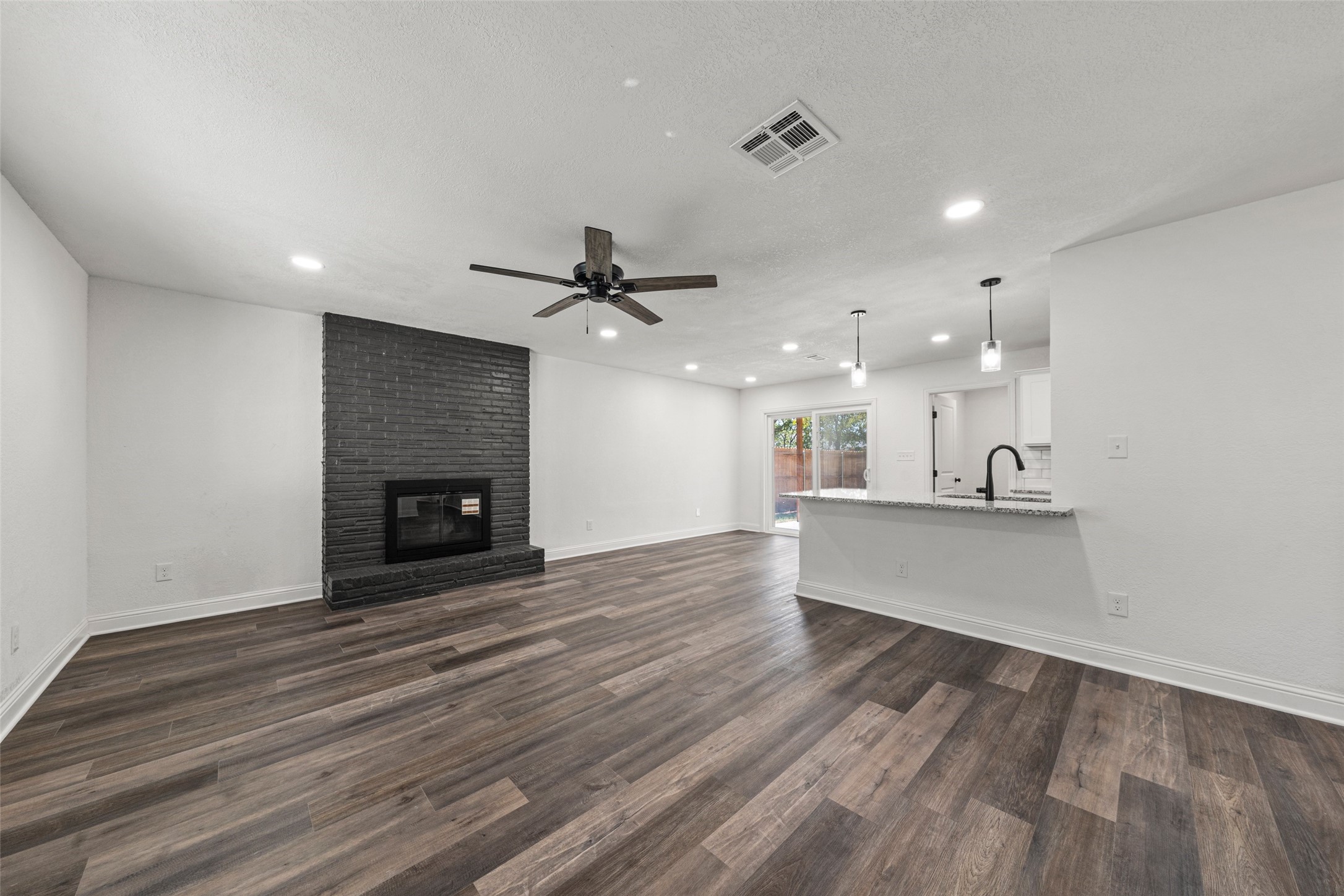 234 Ave E, Lacy Lakeview, TX 76705 — photo 3