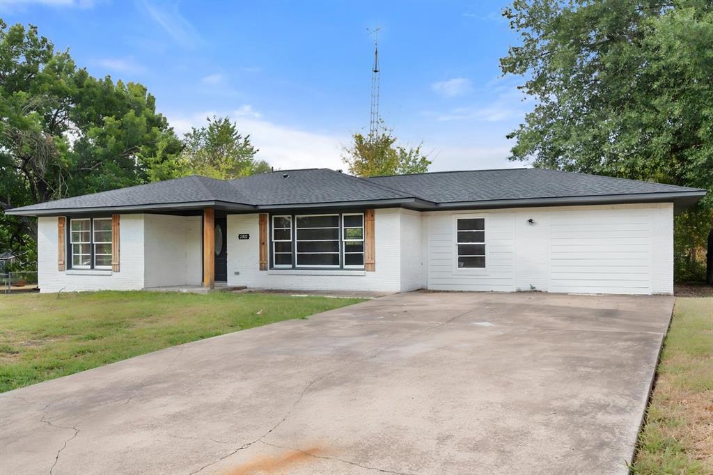 2922 College Circle — photo