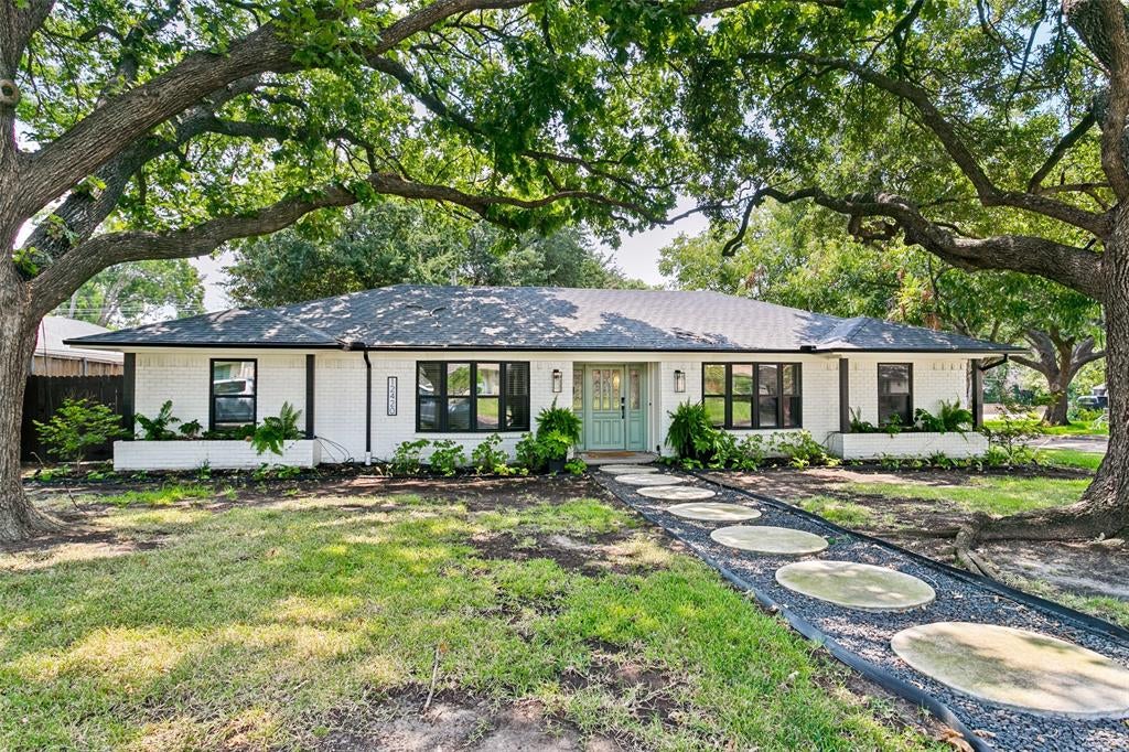 12420 Wood Manor Circle — photo