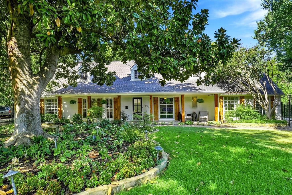 933 Blue Lake Circle — photo