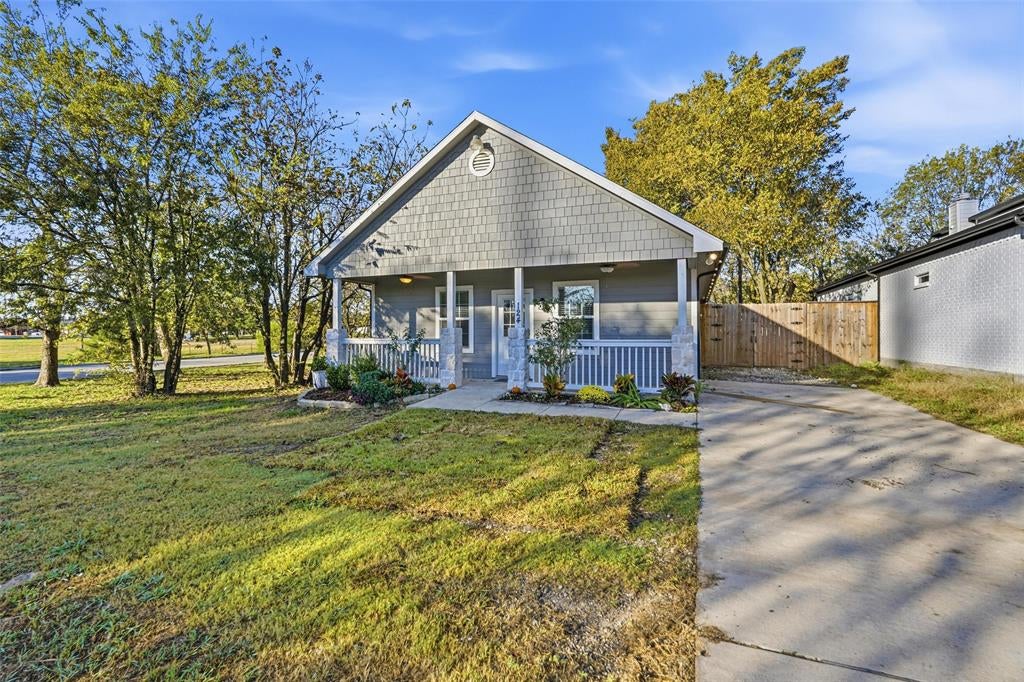 124 Chris Drive — photo