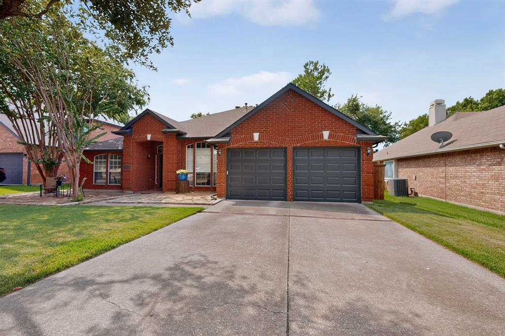 605 Oak Hollow Lane — photo