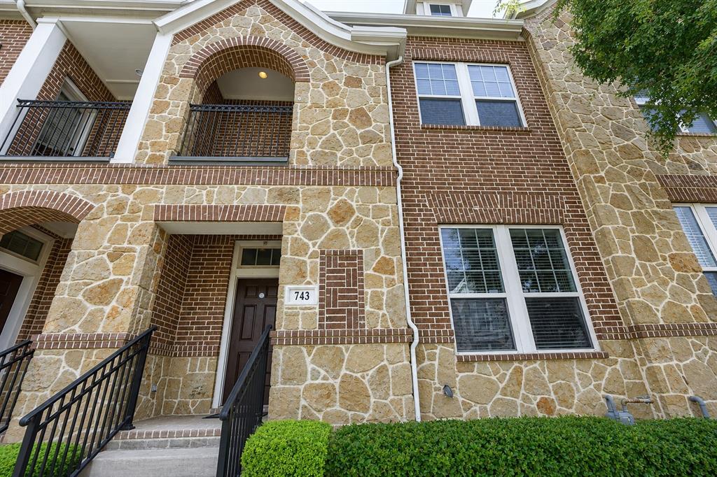743 Matthew Place — photo