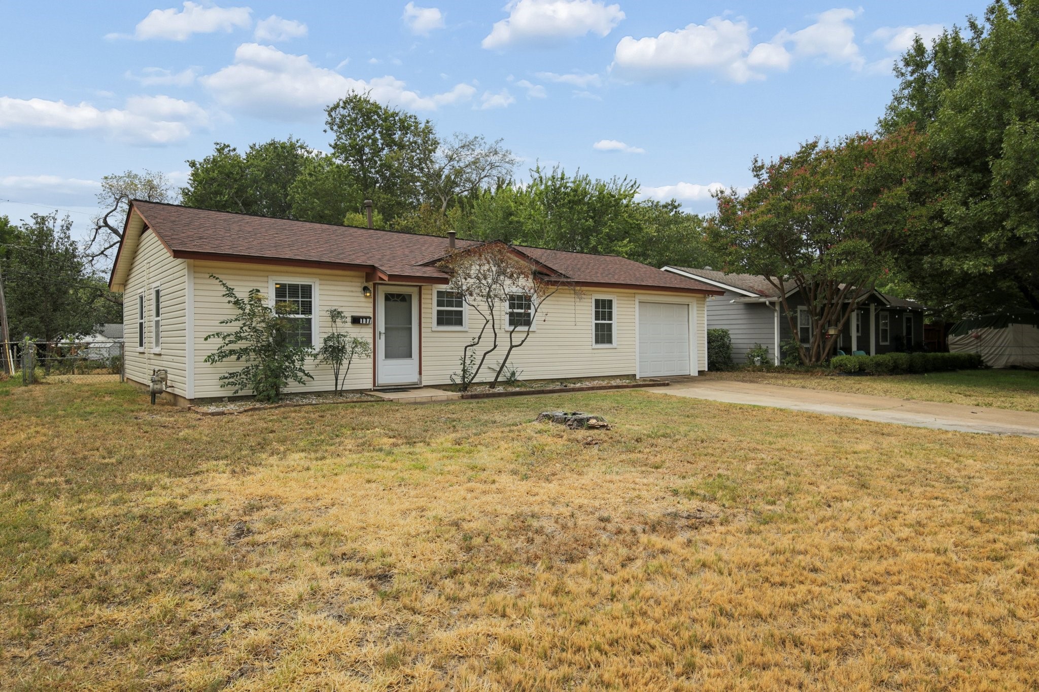 117 Tarrant Drive, Euless, TX 76039 — photo 2