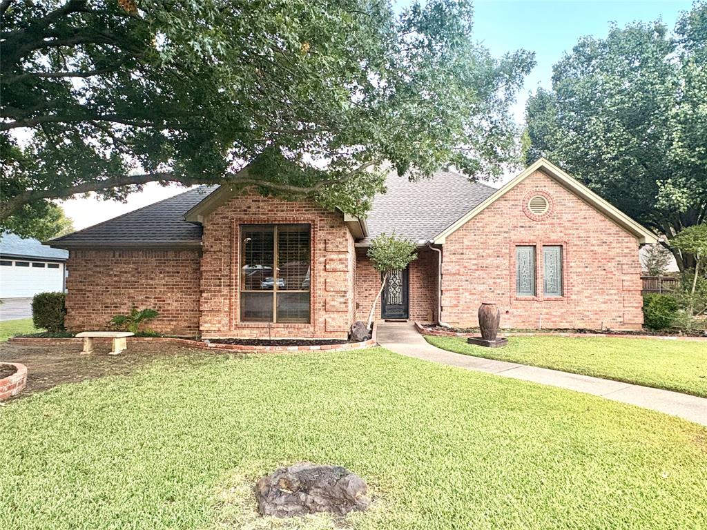 990 Oak Ridge Drive — photo