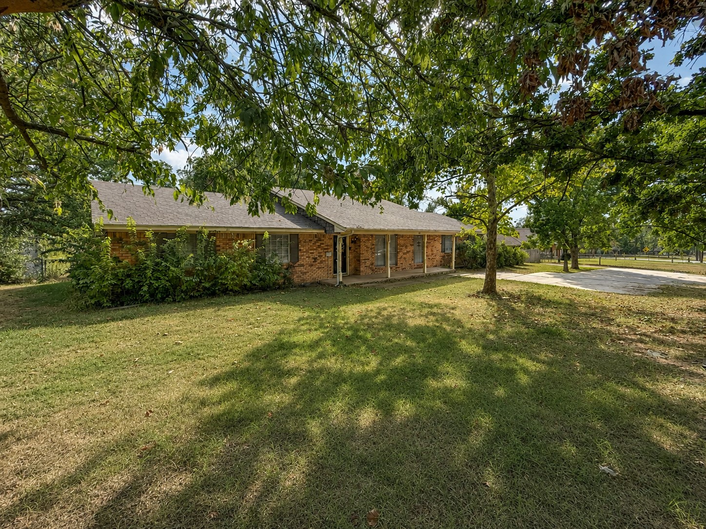 417 W Mccart Street — photo