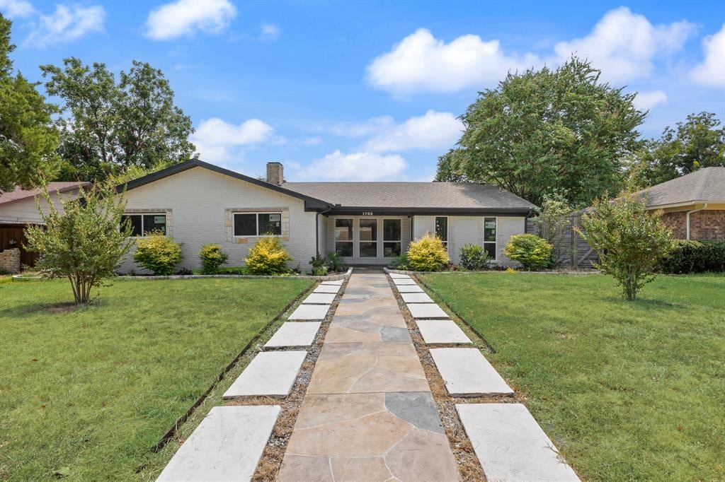 1702 Baltimore Drive — photo