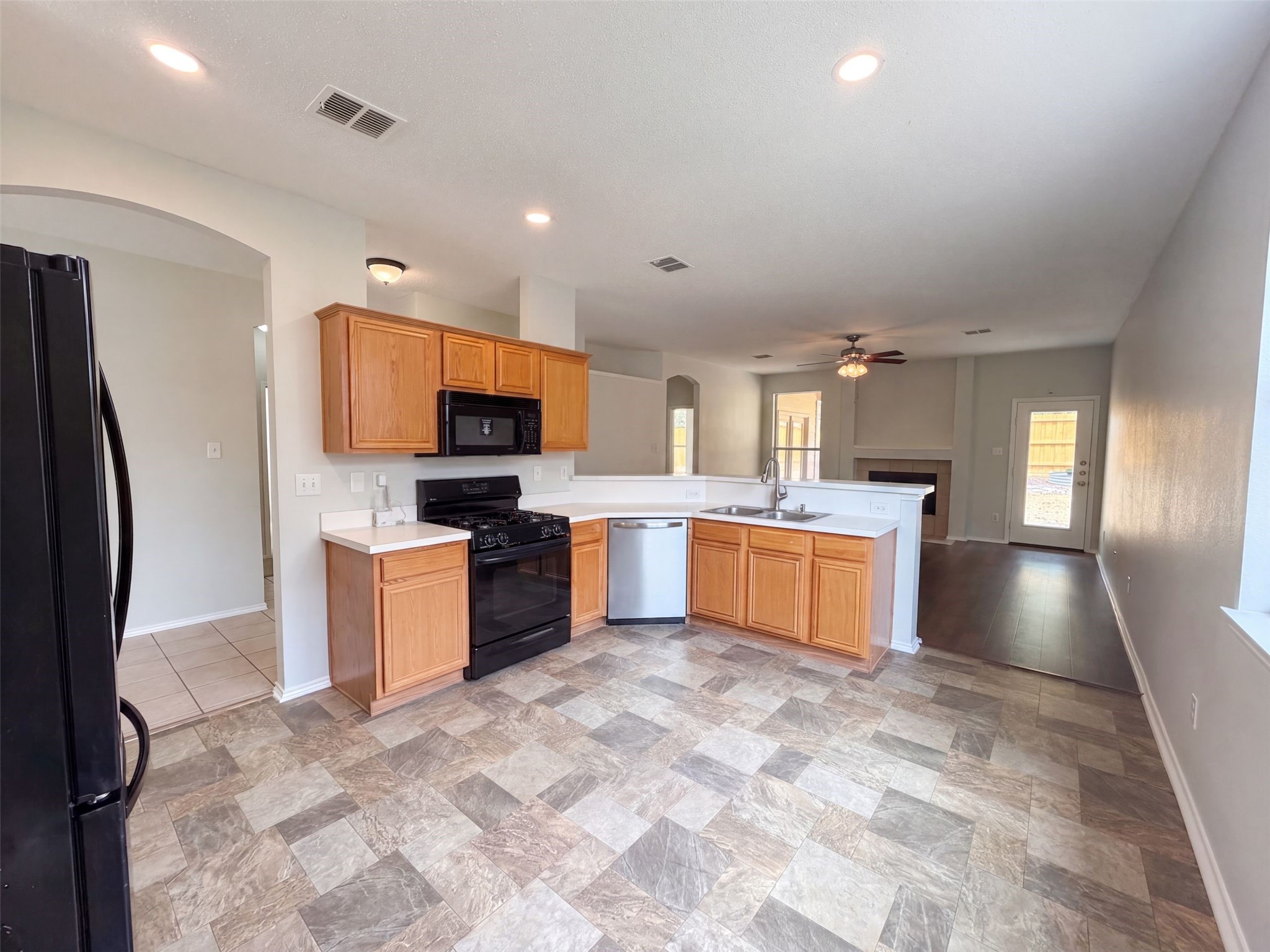 12609 Black Cherry Lane, Fort Worth, TX 76040 — photo 2