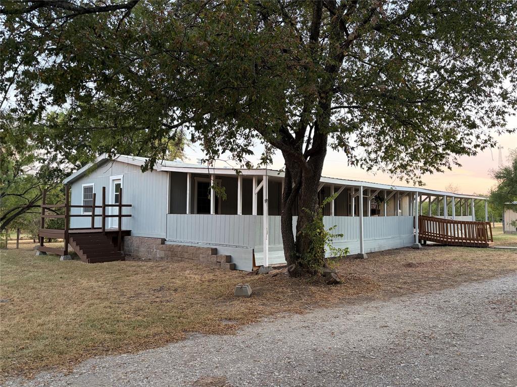 7424 N Locust Street — photo