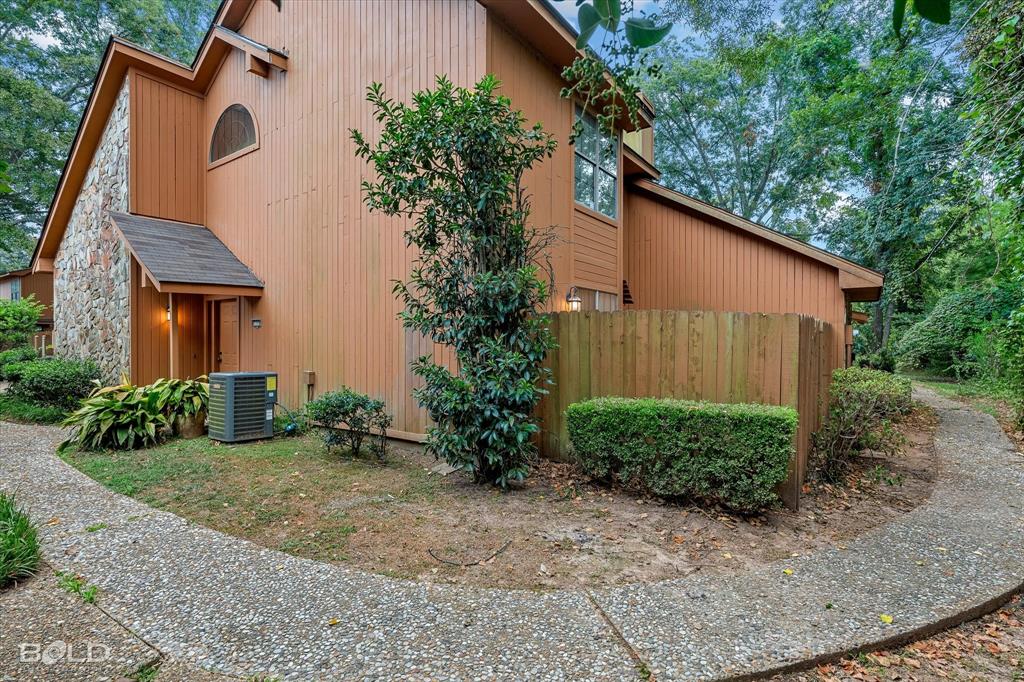 3328 Eastwood Drive — photo